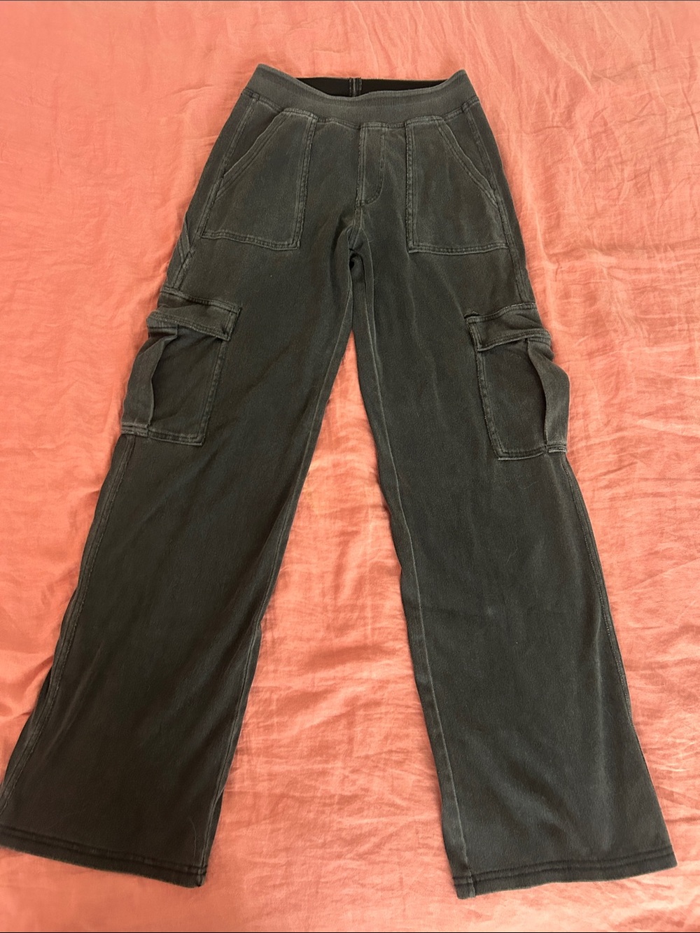 HALARA Cargo Pants in Black